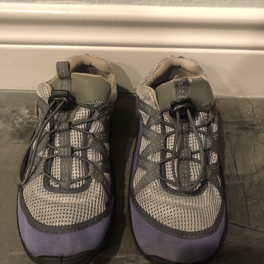 Merrell light weight shoes